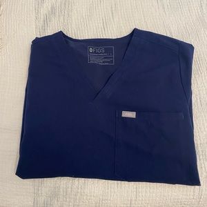 Figs one pocket scrub top, in great condition, worn a handful times.